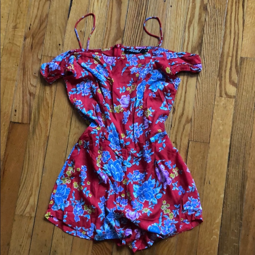 Super cute Motel floral romper XS